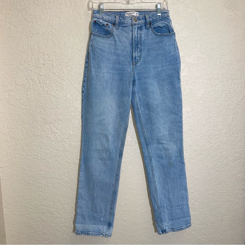 Abercrombie & Fitch The 90’s Straight Ultra High Rise Jeans